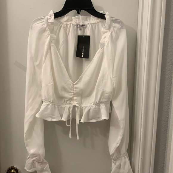 NEW WOMENS FASHIONNOVA TIMELESS RUFFLE BLOUSE SIZE S COLOR IVORY - Picture 1 of 8